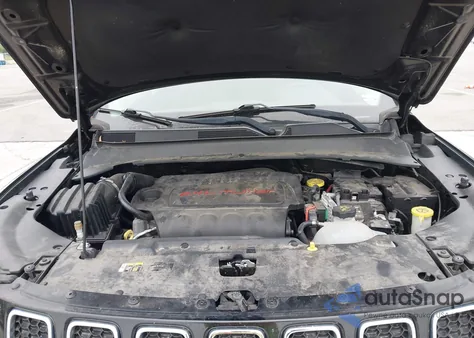 2018 Jeep Compass Latitude 4X4 из США, поврежденный, VIN 3C4NJDBBXJT222915